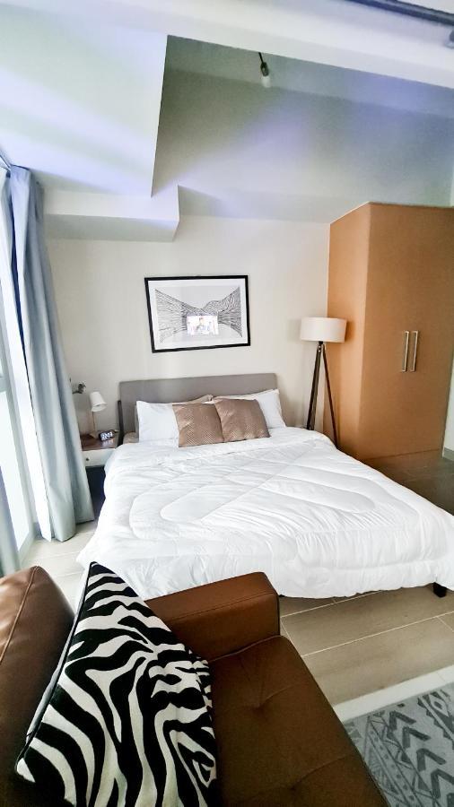 Luxe Bonifacio Global City Taguig Uptown Condo Hotel 1 Bedroom Suite Exterior foto