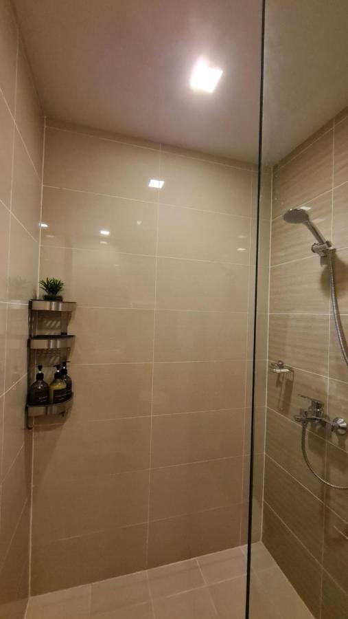 Luxe Bonifacio Global City Taguig Uptown Condo Hotel 1 Bedroom Suite Exterior foto